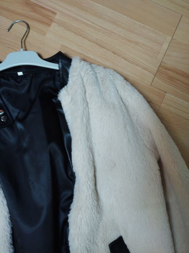 Cazadora pelo mujer beige y negra