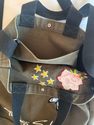 Bolso Thomas Sabo verde militar con parches