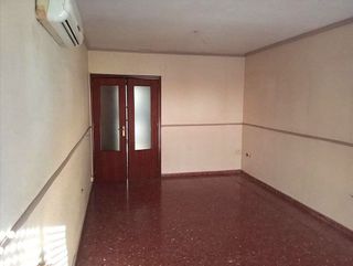 Casa adosada en venta en Bailén