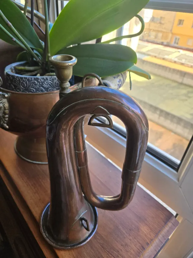 Corneta militar antigua