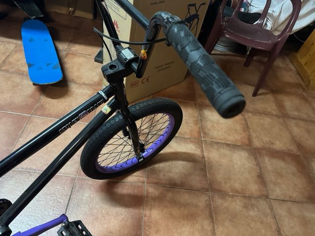Bicicleta BMX STOTEL BRAND (700€) nueva.