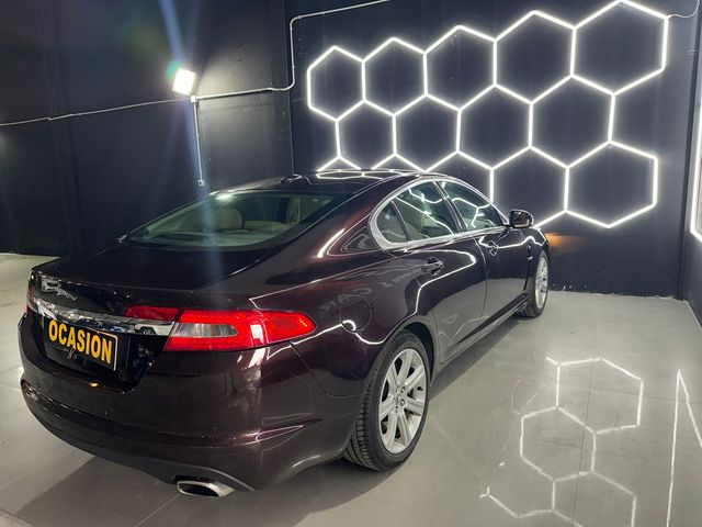 Jaguar XF 2010