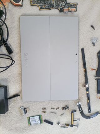 Microsoft Surface Desmontado