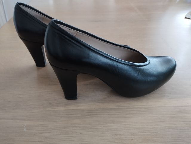 Zapatos de tacón negros