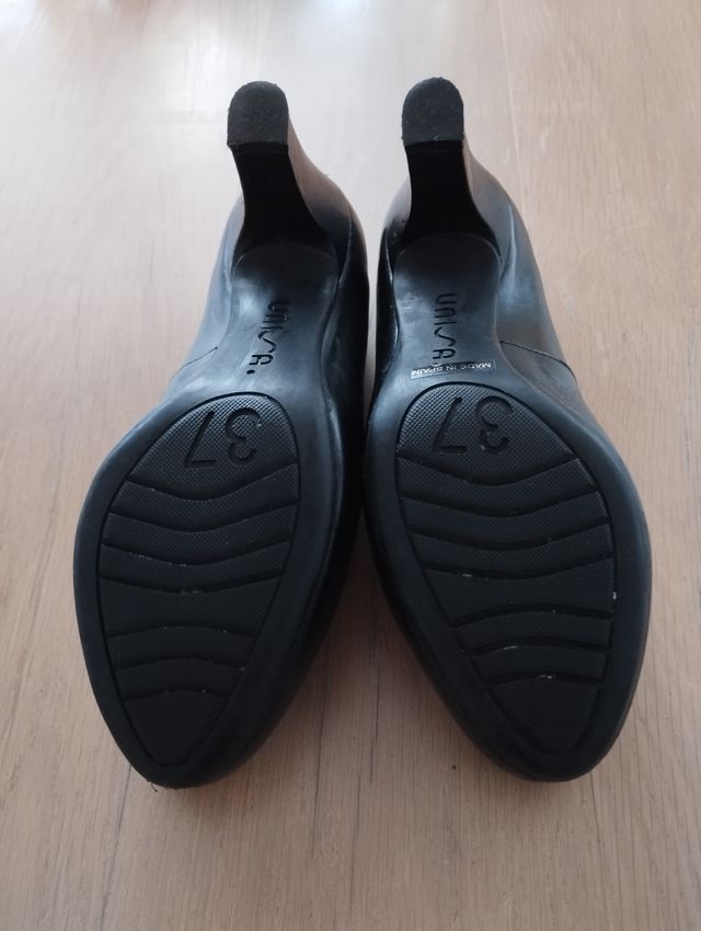 Zapatos de tacón negros