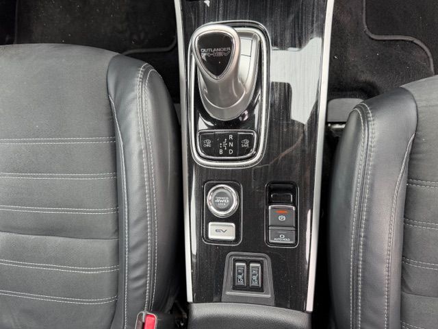 MITSUBISHI OULANDER 2.0 PHEV Kaiteki Auto 4WD