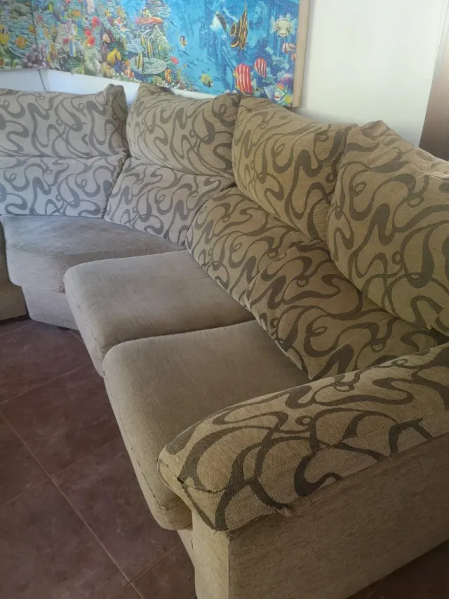 Sofá esquinero beige y gris