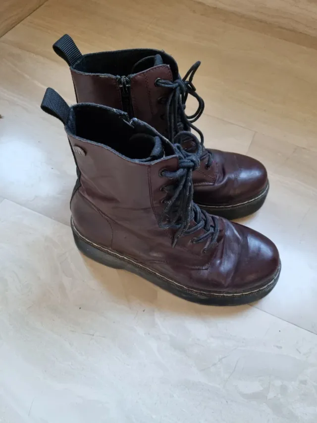 Botas de cordones color burdeos talla 39