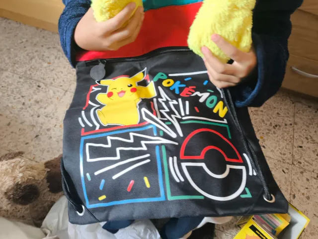 Gorro Pikachu con orejas y bolso
