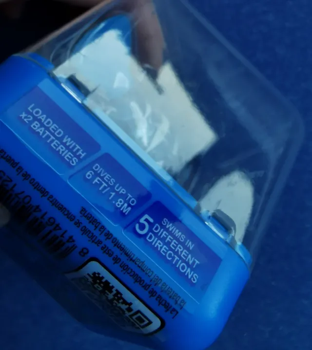 Nuevo. Robo Fish Zuru. Color azul.