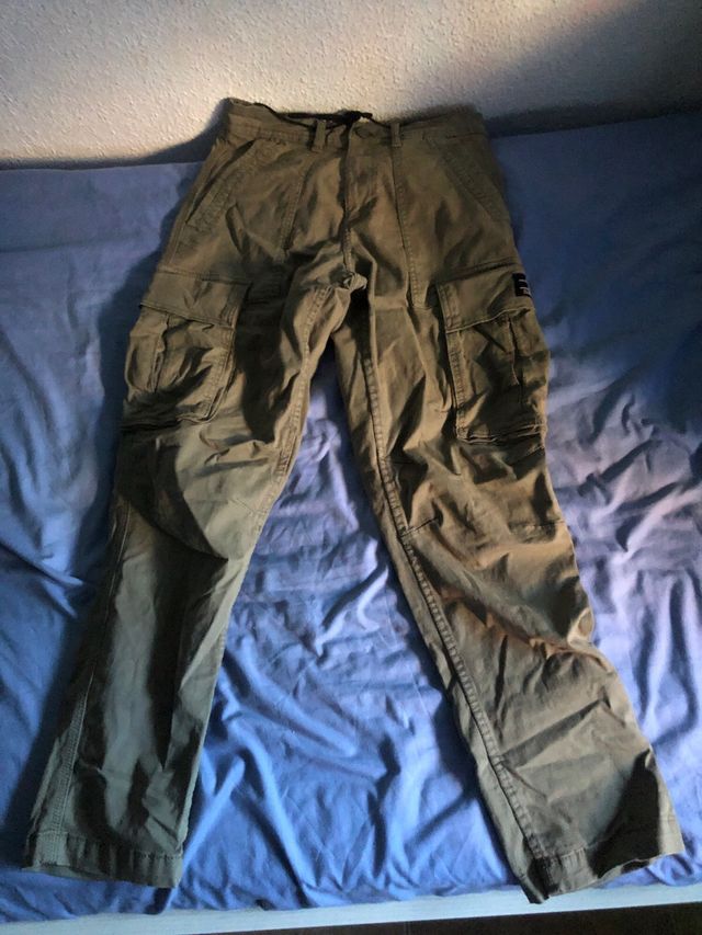 Pantalón cargo Zara verde T.36