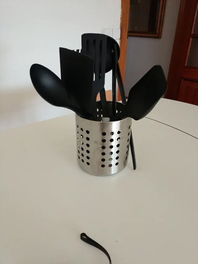 Set de utensilios para cocinar con base