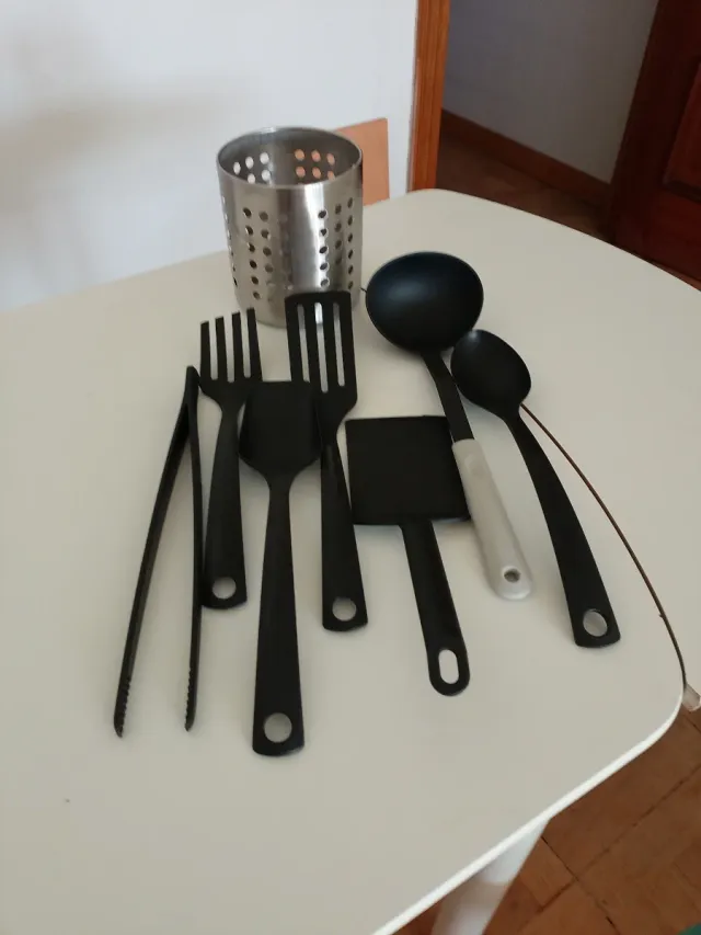 Set de utensilios para cocinar con base