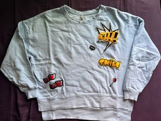 Sudadera Stradivarius azul con parches