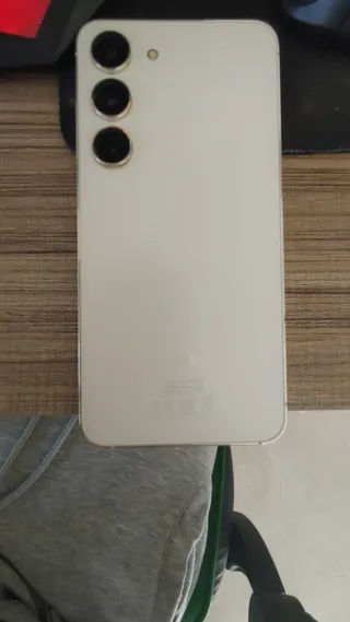 Samsung Galaxy S23 bianco