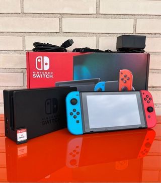 Nintendo Switch - Azul/Rojo