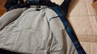 Cazadora XL a cuadros a penas usada.