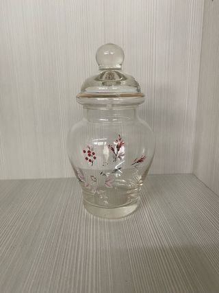 Vasetto in vetro con coperchio decorato