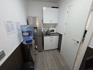 Local comercial en venta en Santa Cruz - Industria - Polígono Campollano en Albacete