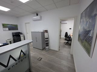 Local comercial en venta en Santa Cruz - Industria - Polígono Campollano en Albacete