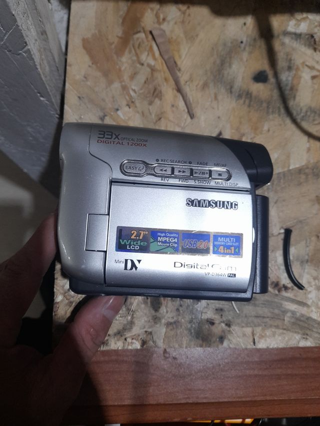 Videocamera Samsung 33x Zoom Digitale 1200x