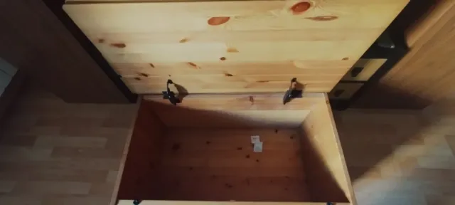 Baúl de madera rústico