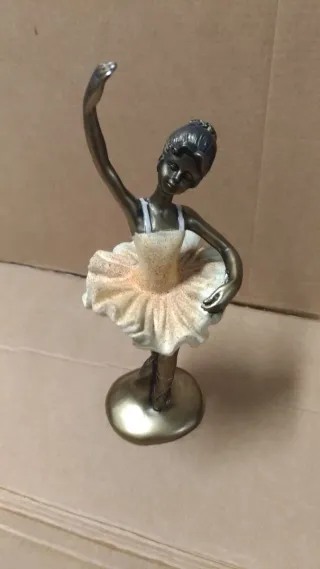 Statuina ballerina classica