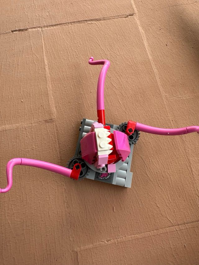 Lego Milano y Monstruo