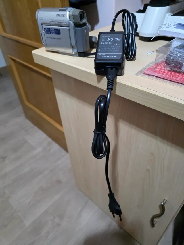 Sony Handycam DCR-HC16E Videocámara Plata