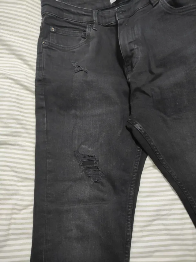 Vaqueros negros rotos chico