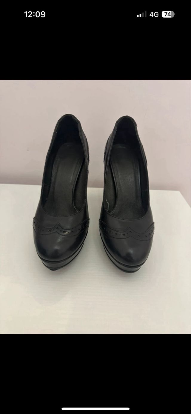 Tacchi neri in pelle