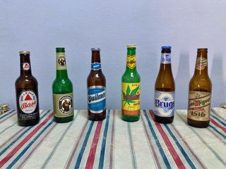 Collezione Bottiglie di Birra Varie