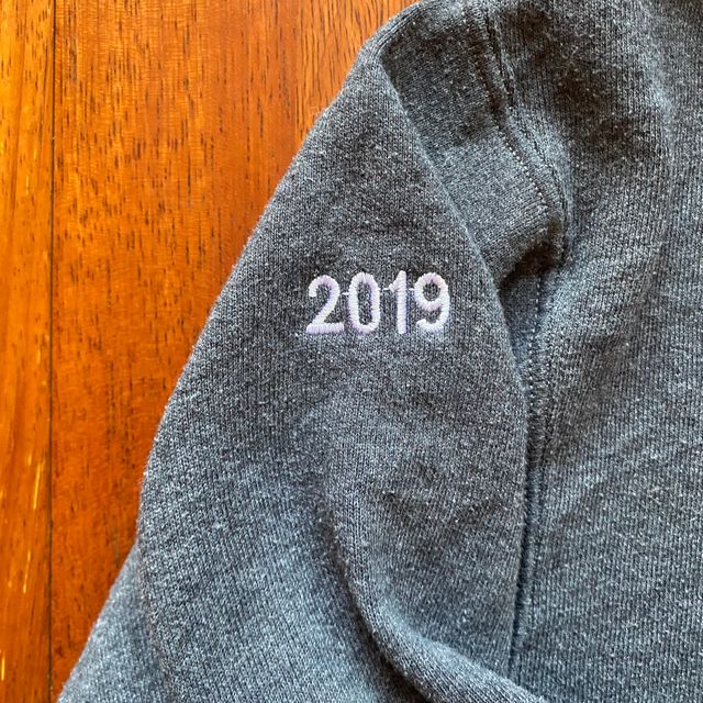 Sudadera Russell sin capucha gris logo bordado L