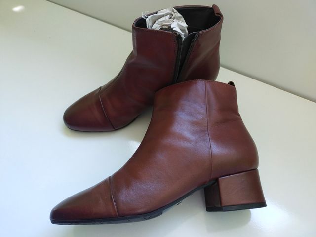 Botines de piel marrón impecables