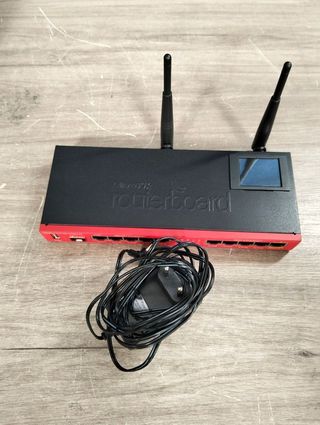 MikroTik RB2011 Router WiFi 2.4GHz 10 Puertos Gigabit