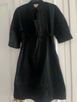 Vestido negro marca “flamenco”