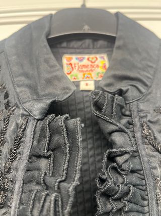 Vestido negro marca “flamenco”