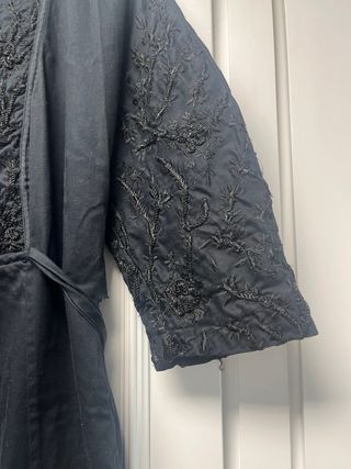 Vestido negro marca “flamenco”