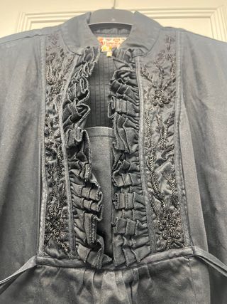 Vestido negro marca “flamenco”