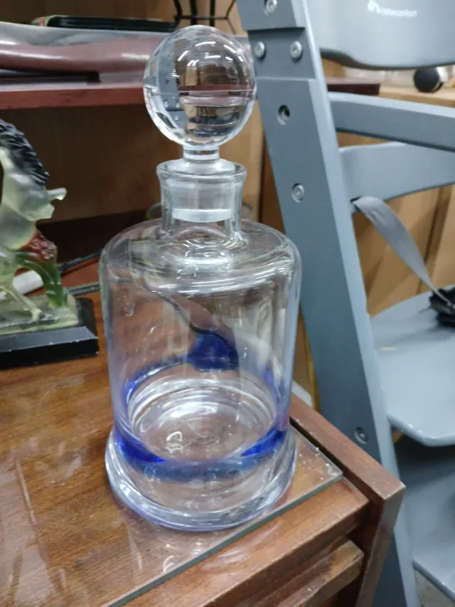 Botella de cristal con tapón de bola