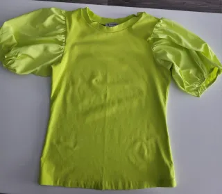 Blusa verde con mangas abullonadas Talla L