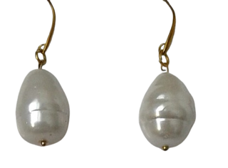 Orecchini pendenti perla bianca oro