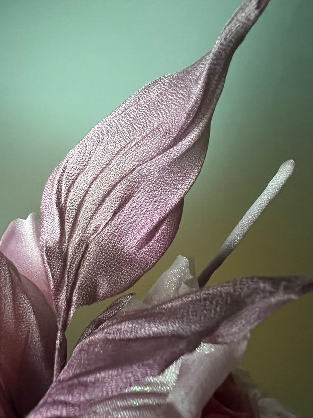 Spilla-broche rosa in seta