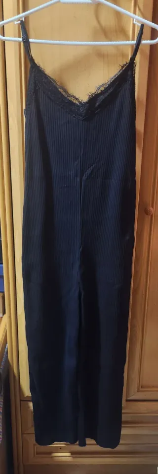 Mono negro tirantes encaje