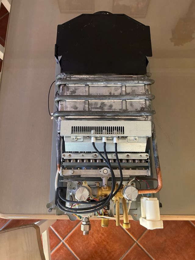 Calentador Gas Butano ARCA TMA-10 10L