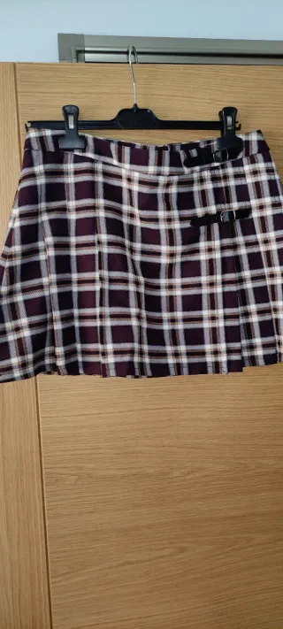 Falda de cuadros morada y blanca