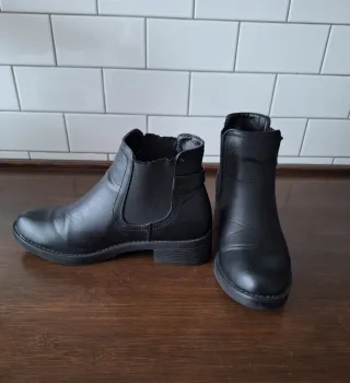 Botines negros talla 38