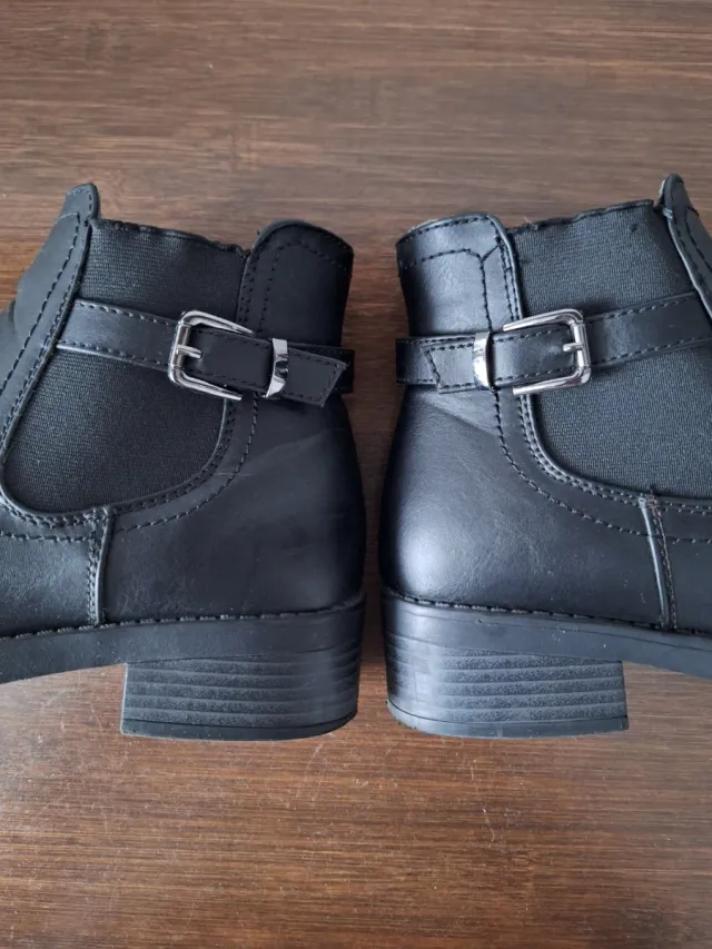 Botines negros talla 38