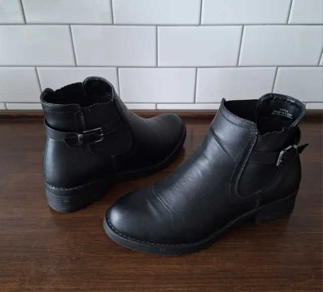 Botines negros talla 38