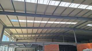 Nave industrial en venta en Cacabelos